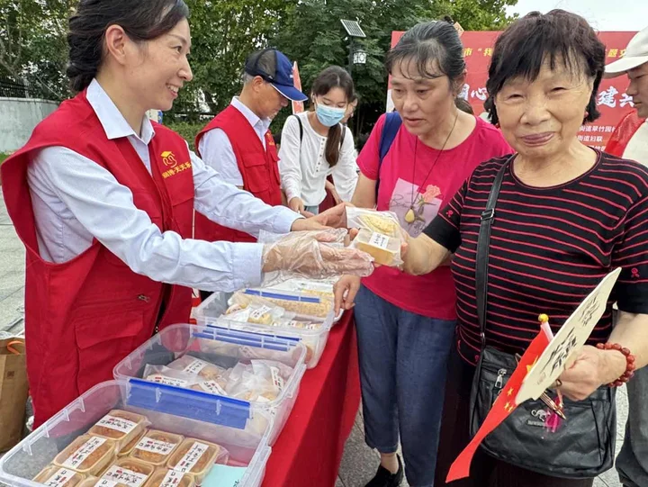党群同心迎国庆 共建共享庆中秋——我公司党支部积极参与中秋节主题活动